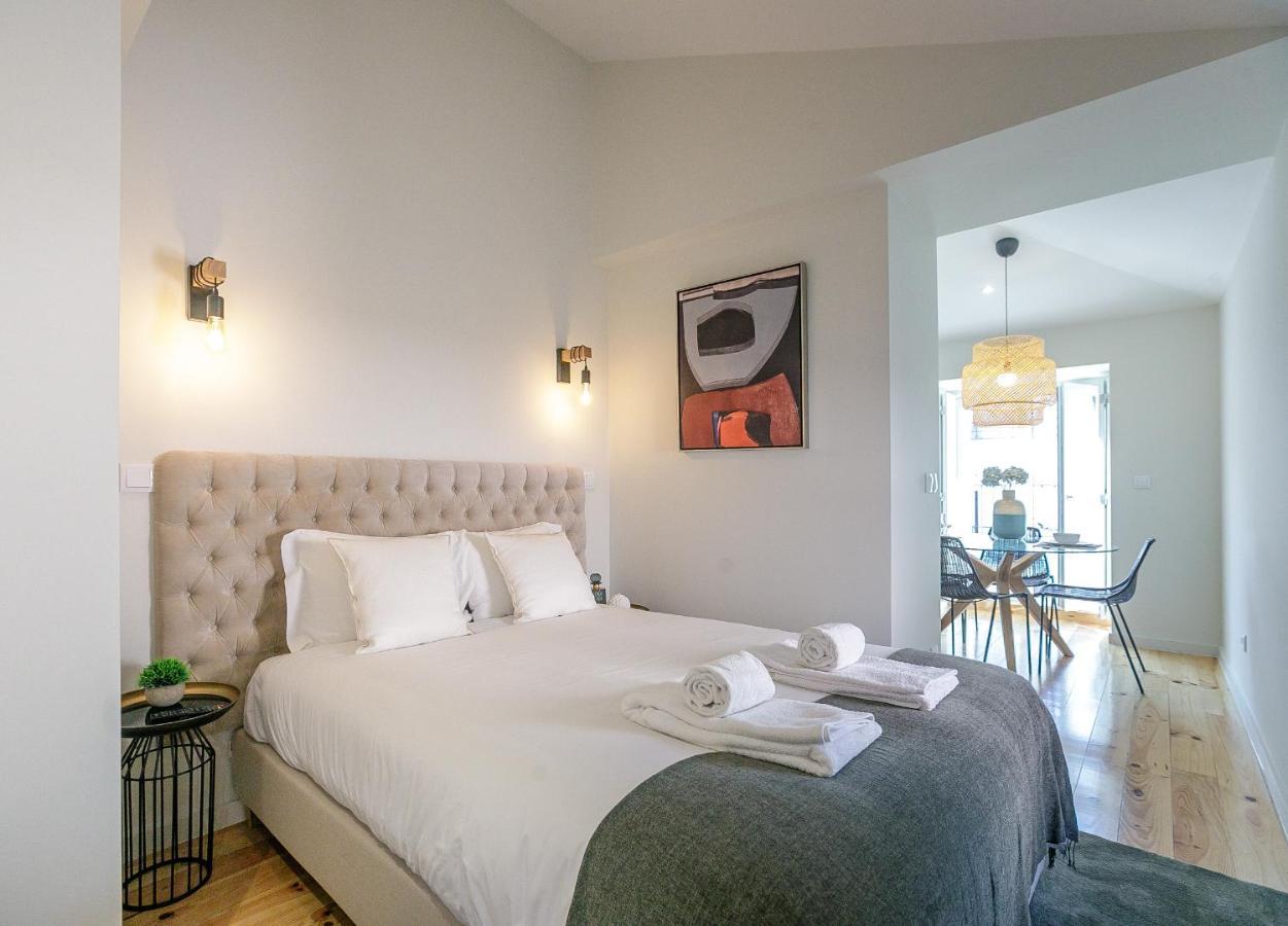 Lovelystay - Downtown Studio With Pool, Ac And Balcony Porto Zewnętrze zdjęcie