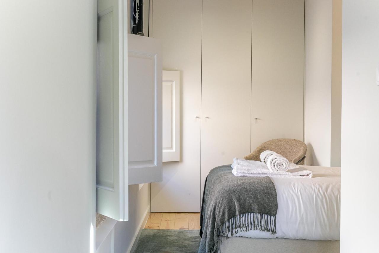 Lovelystay - Downtown Studio With Pool, Ac And Balcony Porto Zewnętrze zdjęcie