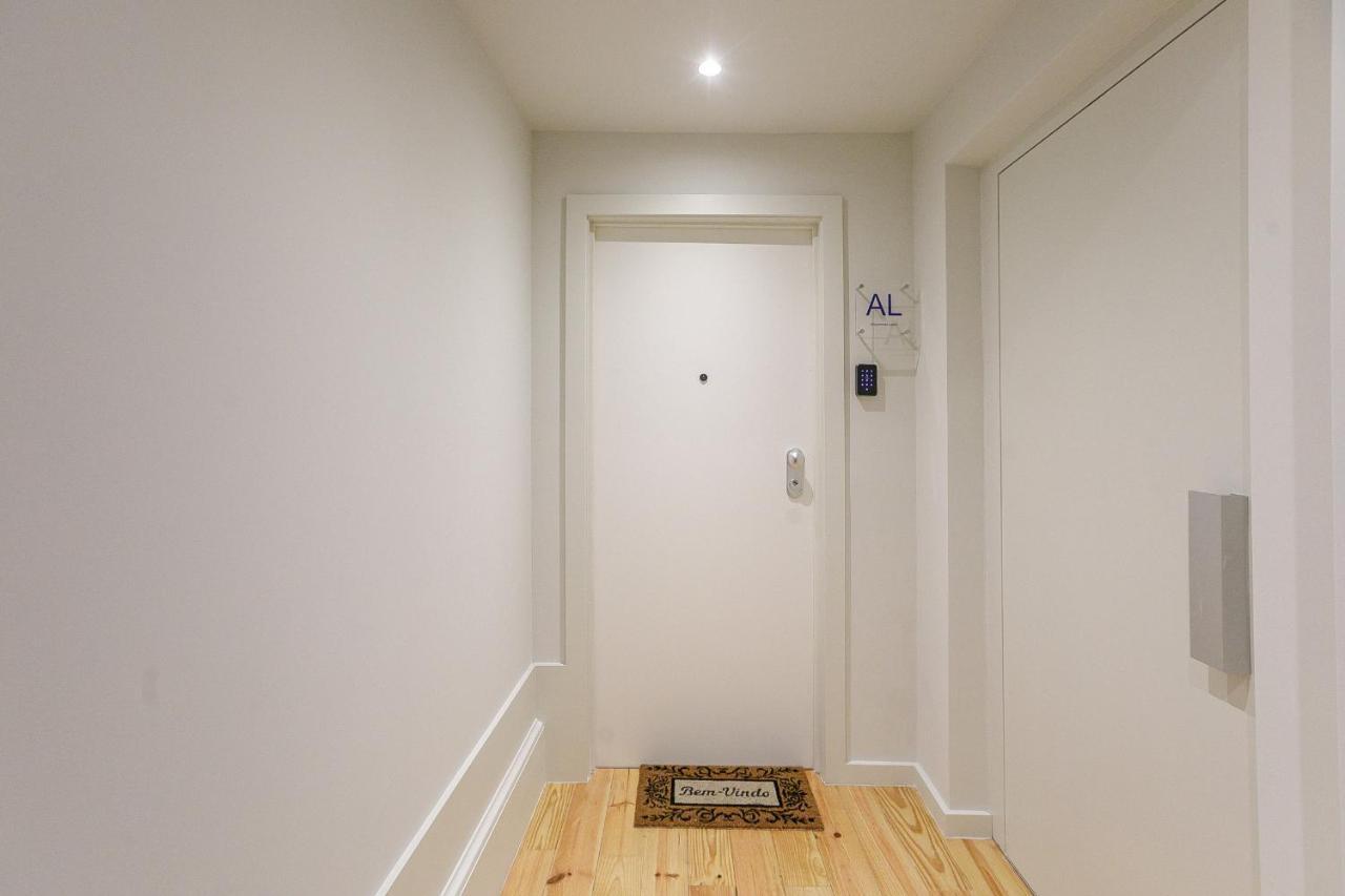 Lovelystay - Downtown Studio With Pool, Ac And Balcony Porto Zewnętrze zdjęcie
