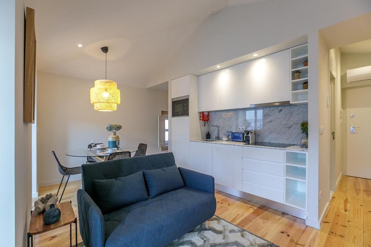 Lovelystay - Downtown Studio With Pool, Ac And Balcony Porto Zewnętrze zdjęcie